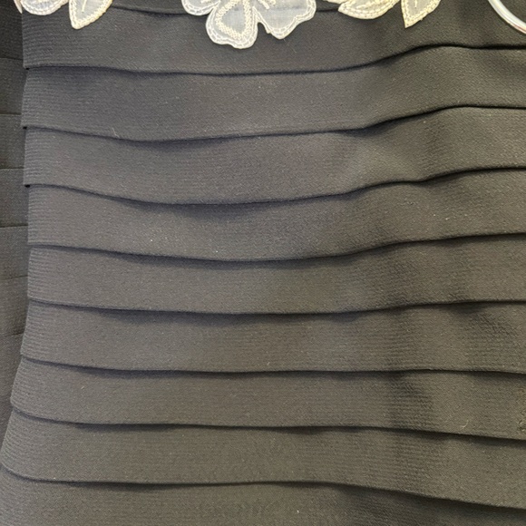 Stunning vintage Nicole Miller 8 dress - Picture 2 of 7